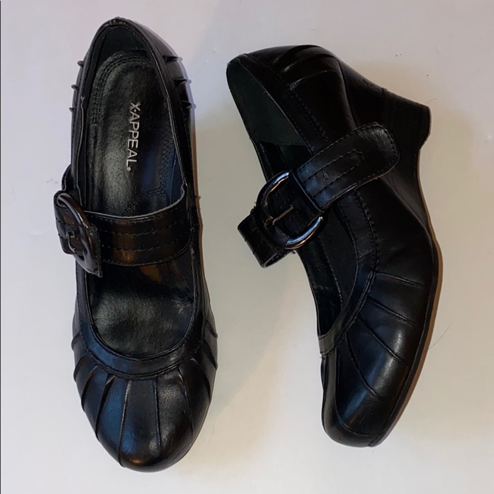 ❤️2 for $25 Wedge shoes in black
